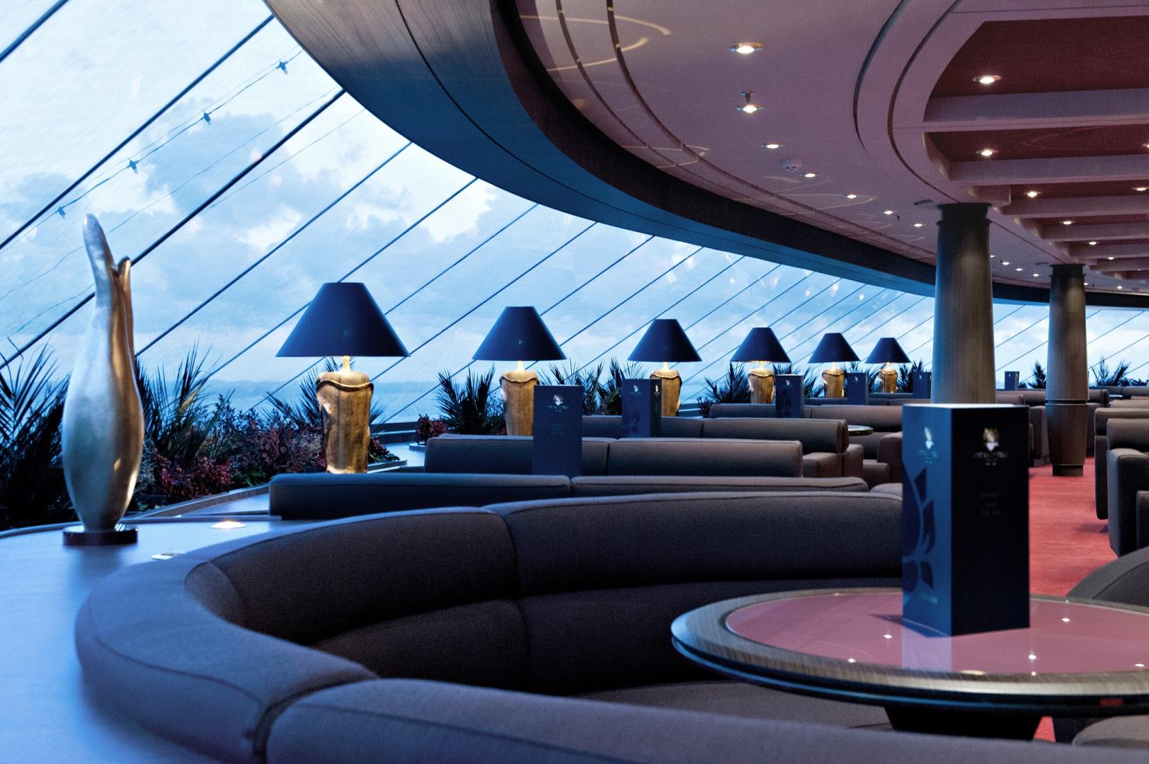 MSC Divina, MSC Yacht Club - Top Sail Lounge